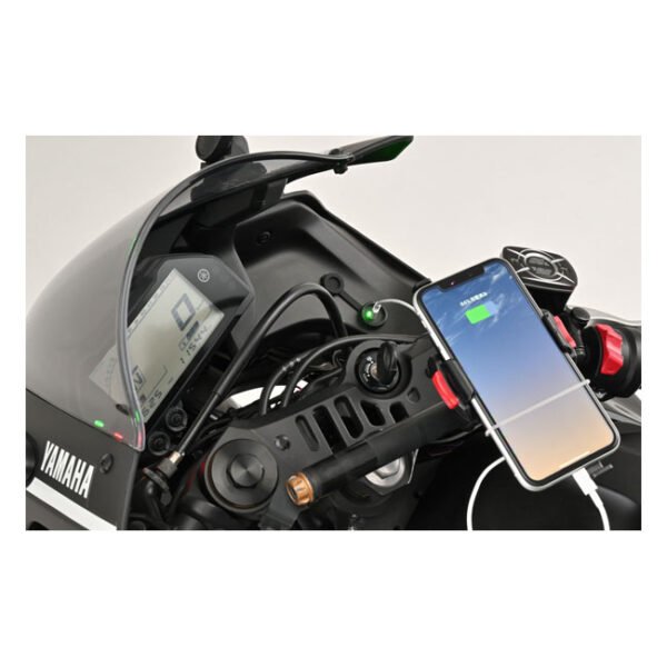 Daytona, keulakiinnike USB Type-C -latausliitäntä