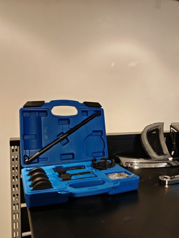 Pyöränlaakerin irrotin/asennustyökalu Harley Davidson  18-osainen