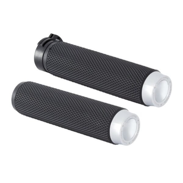 Rough Crafts, karhennetut kumiset kahvat. Kromi